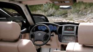 Toyota Land Cruiser 100 interior