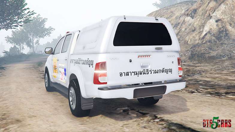 Toyota Hilux Double Cab Thai Ambulance [replace] - rear view