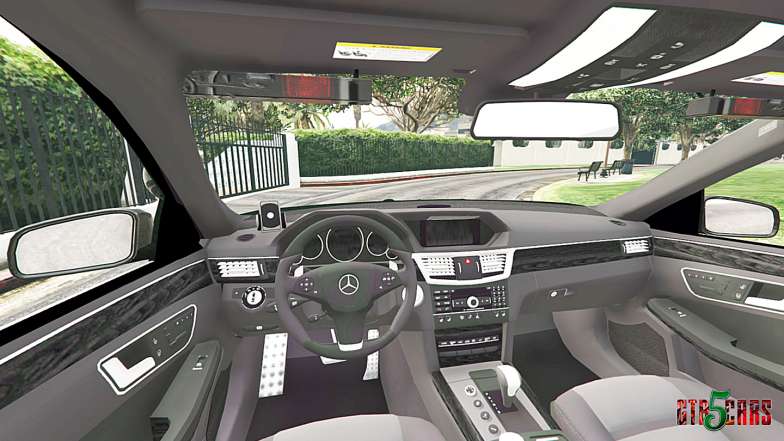 Mercedes-Benz E 63 - interior